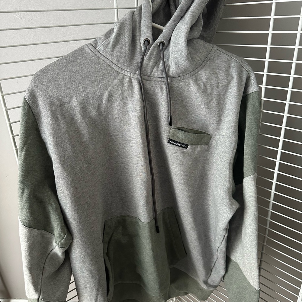 Member’s Only Colorblock Sweatshirt - Picture 2 of 5